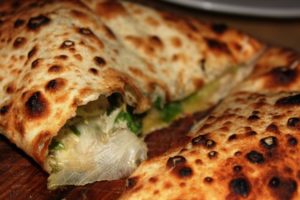 calzone-al-forno-con-la-scarola-640x426